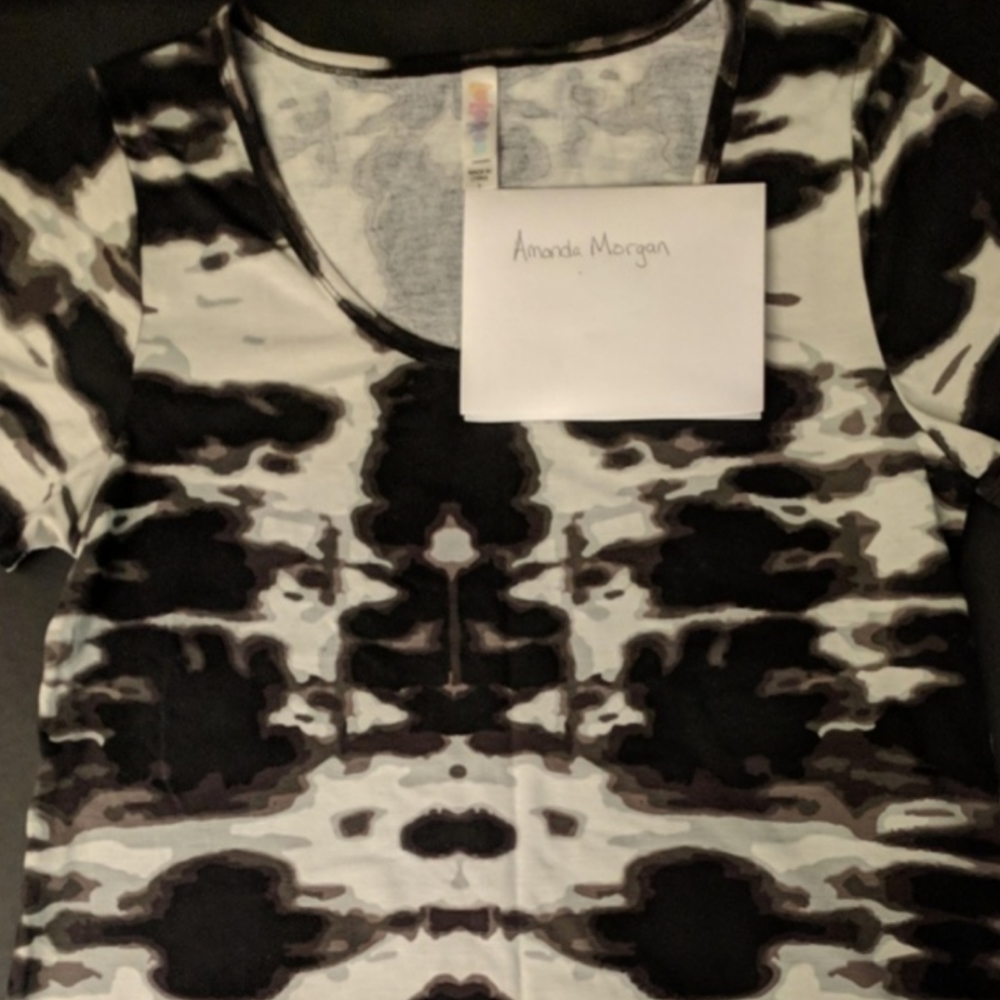 LuLaRoe Classic Tee NWOT small tie-dye